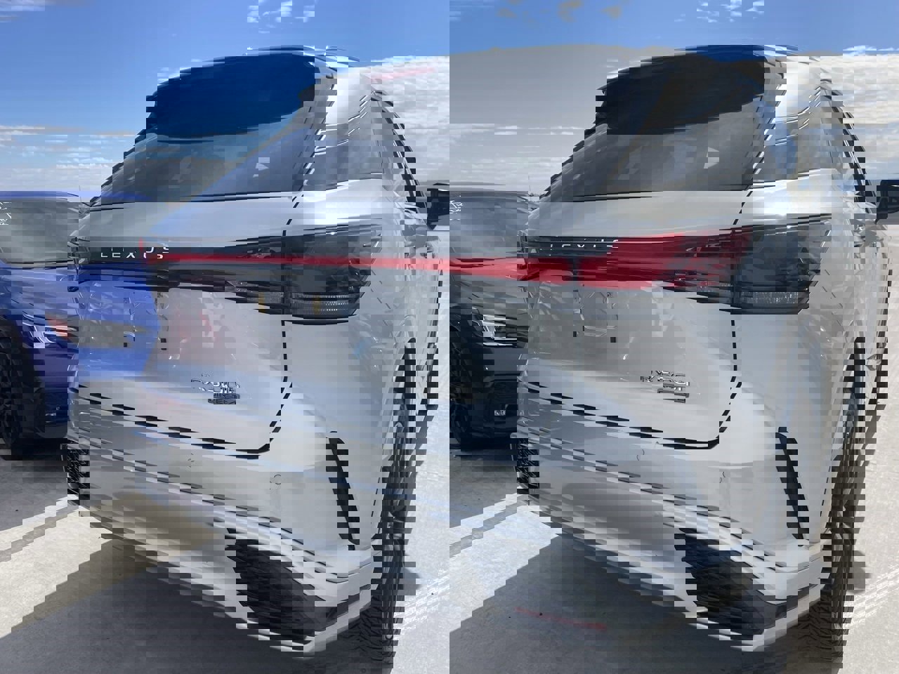 Used 2023 Lexus RX 500h F Sport image 4