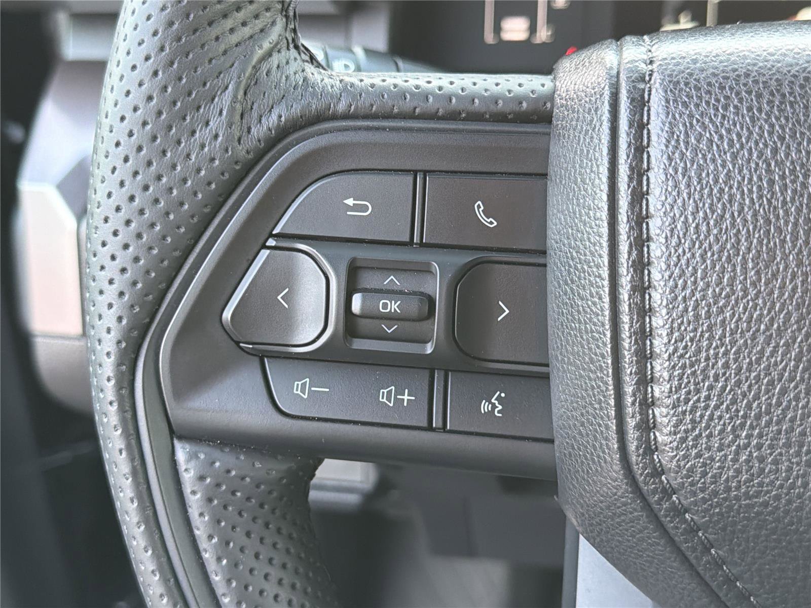 Used 2024 Toyota Tacoma SR5 image 25