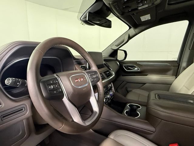Used 2024 GMC Yukon SLT w/ SLT Luxury Package AWD/4WD image 17