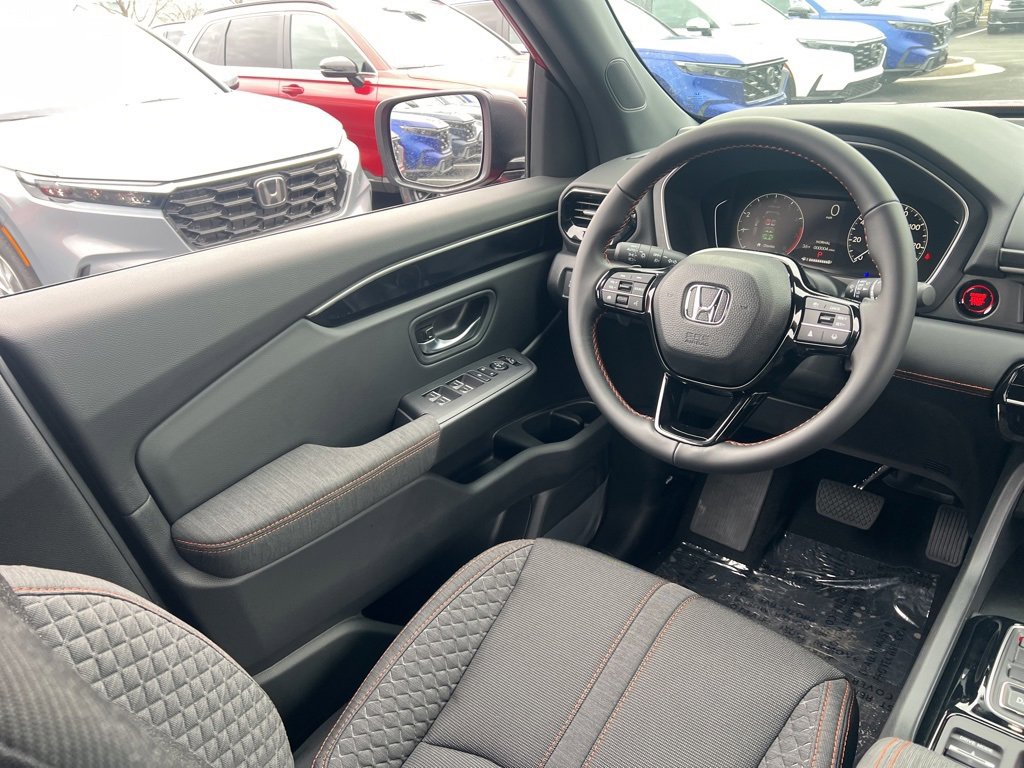 New 2025 Honda Pilot Sport image 19