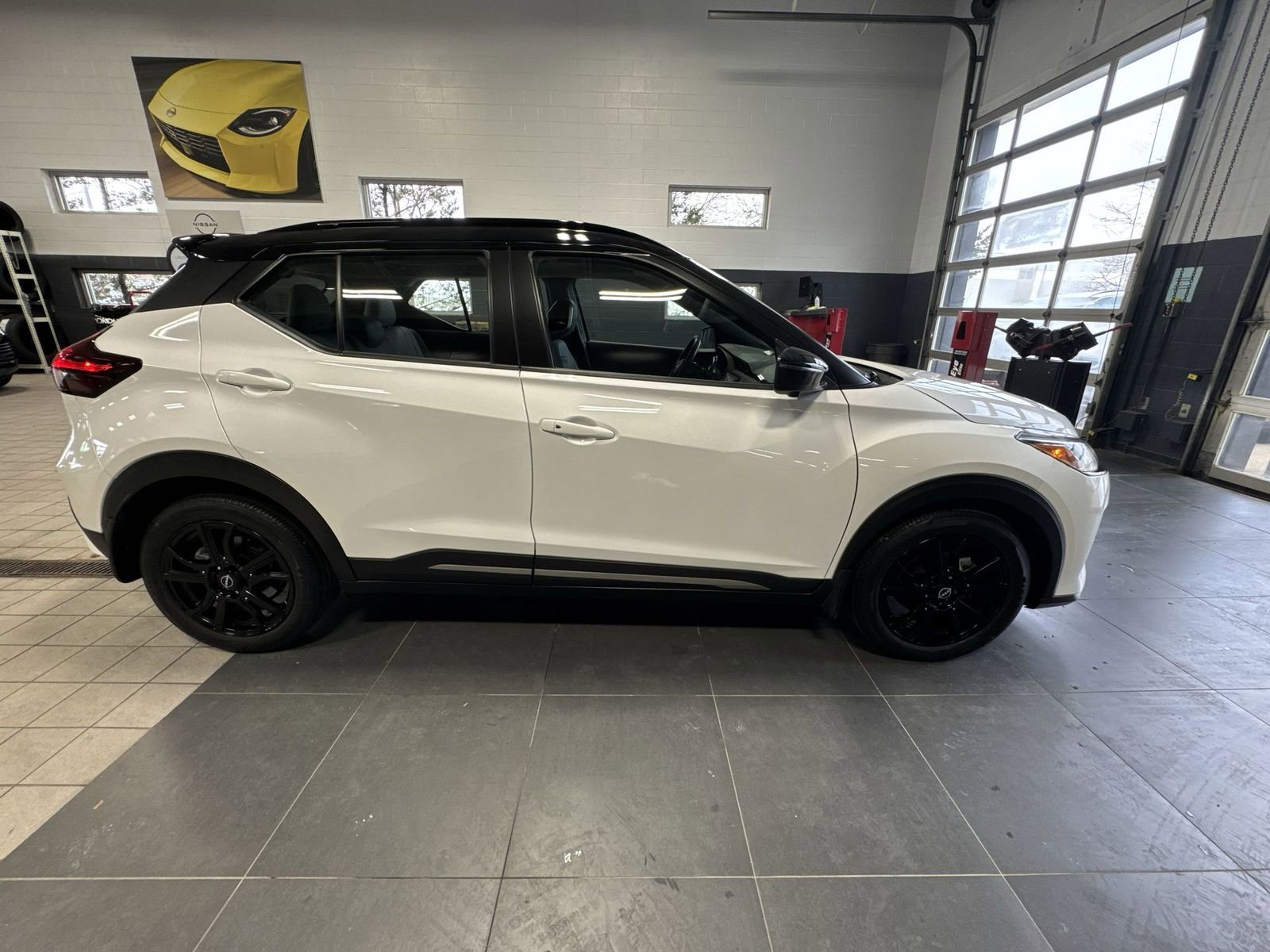 Used 2023 Nissan Kicks SR w/ SR Premium Package image 40