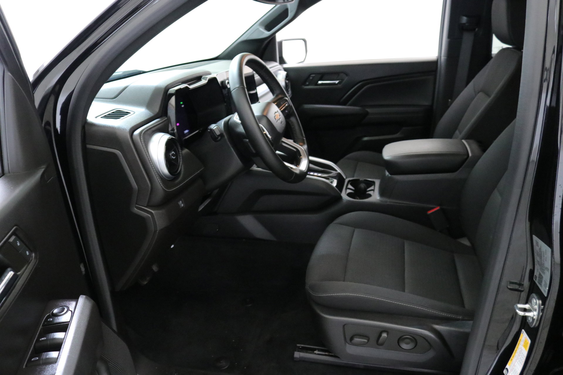 Used 2023 Chevrolet Colorado LT w/ LT Convenience Package II image 28