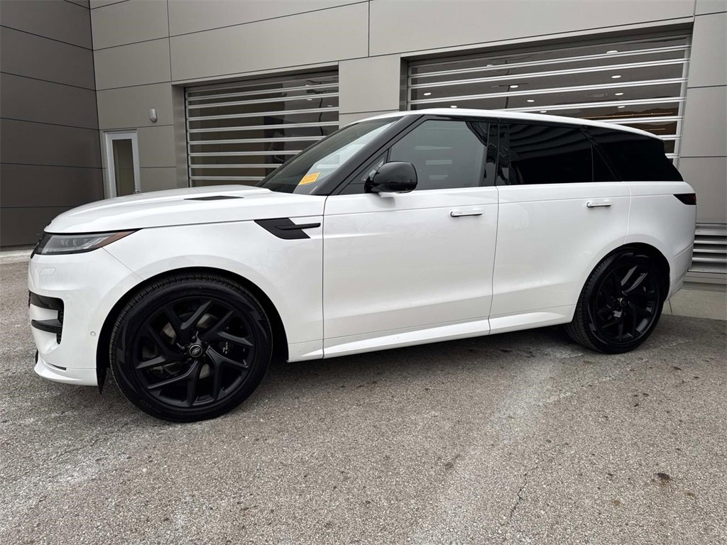 Used 2024 Land Rover Range Rover Sport Dynamic SE image 3