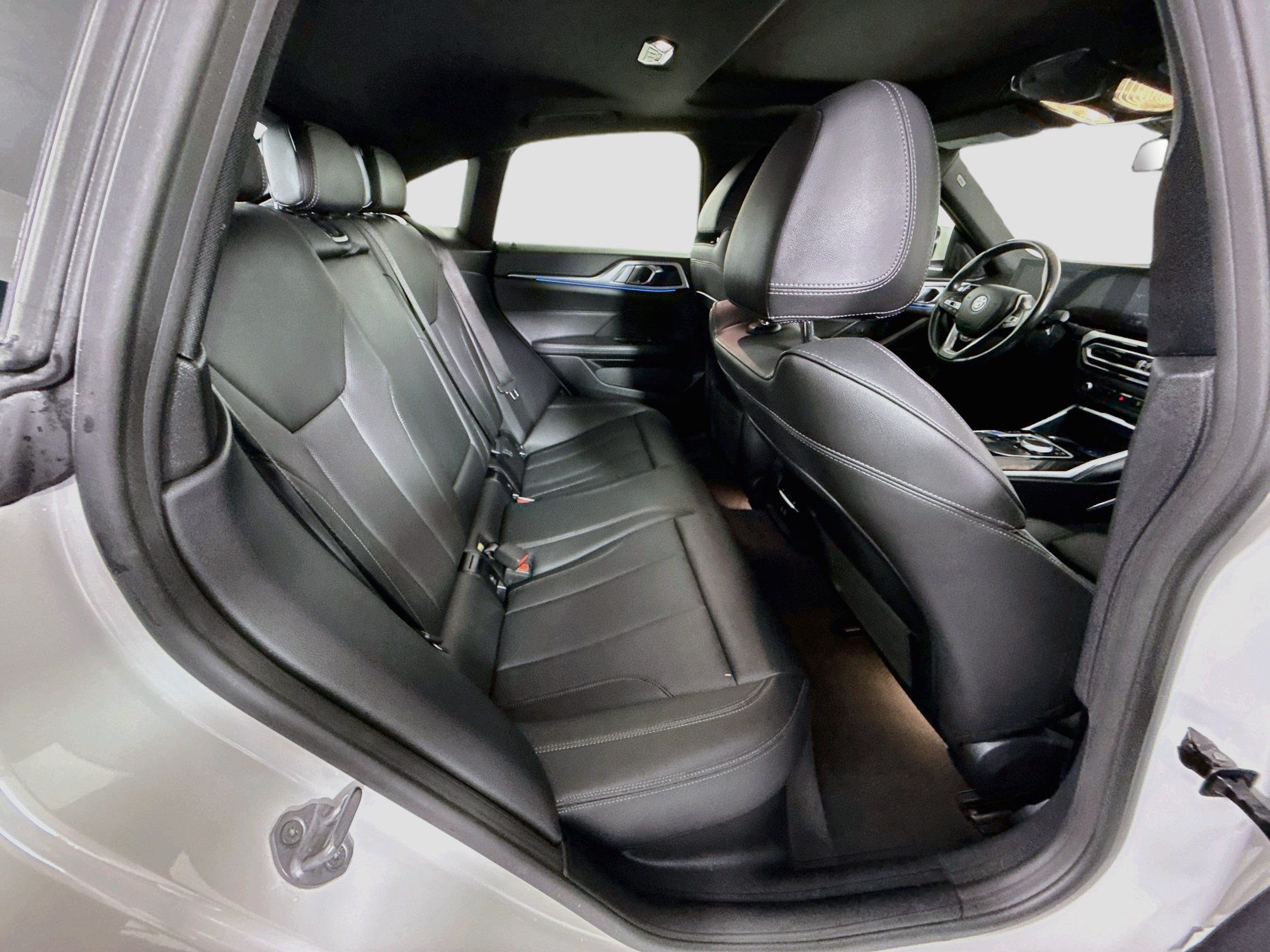 Used 2024 BMW i4 eDrive40 RWD image 27