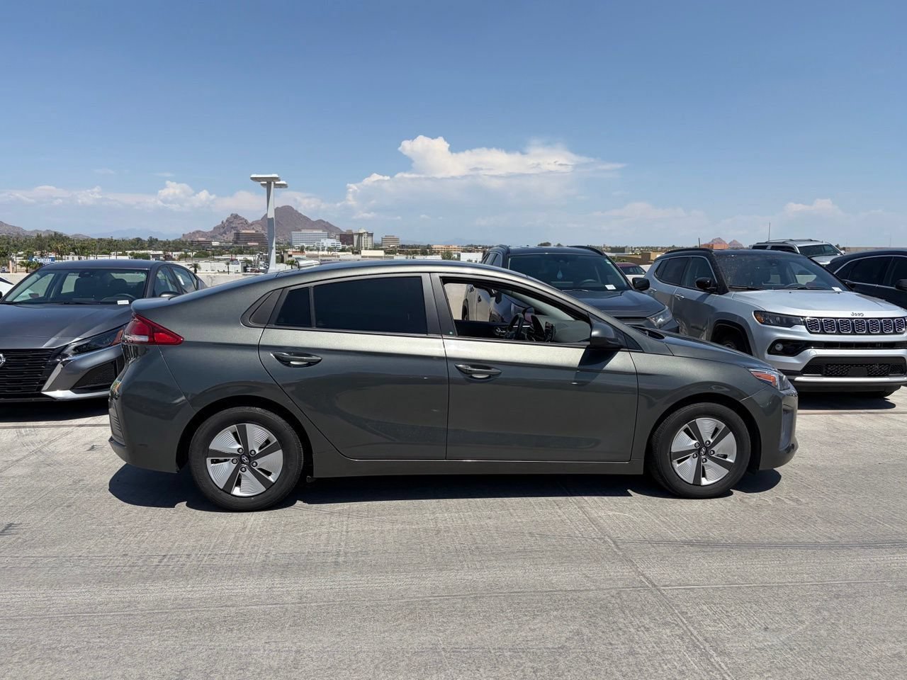 Used 2022 Hyundai Ioniq Blue FWD image 3