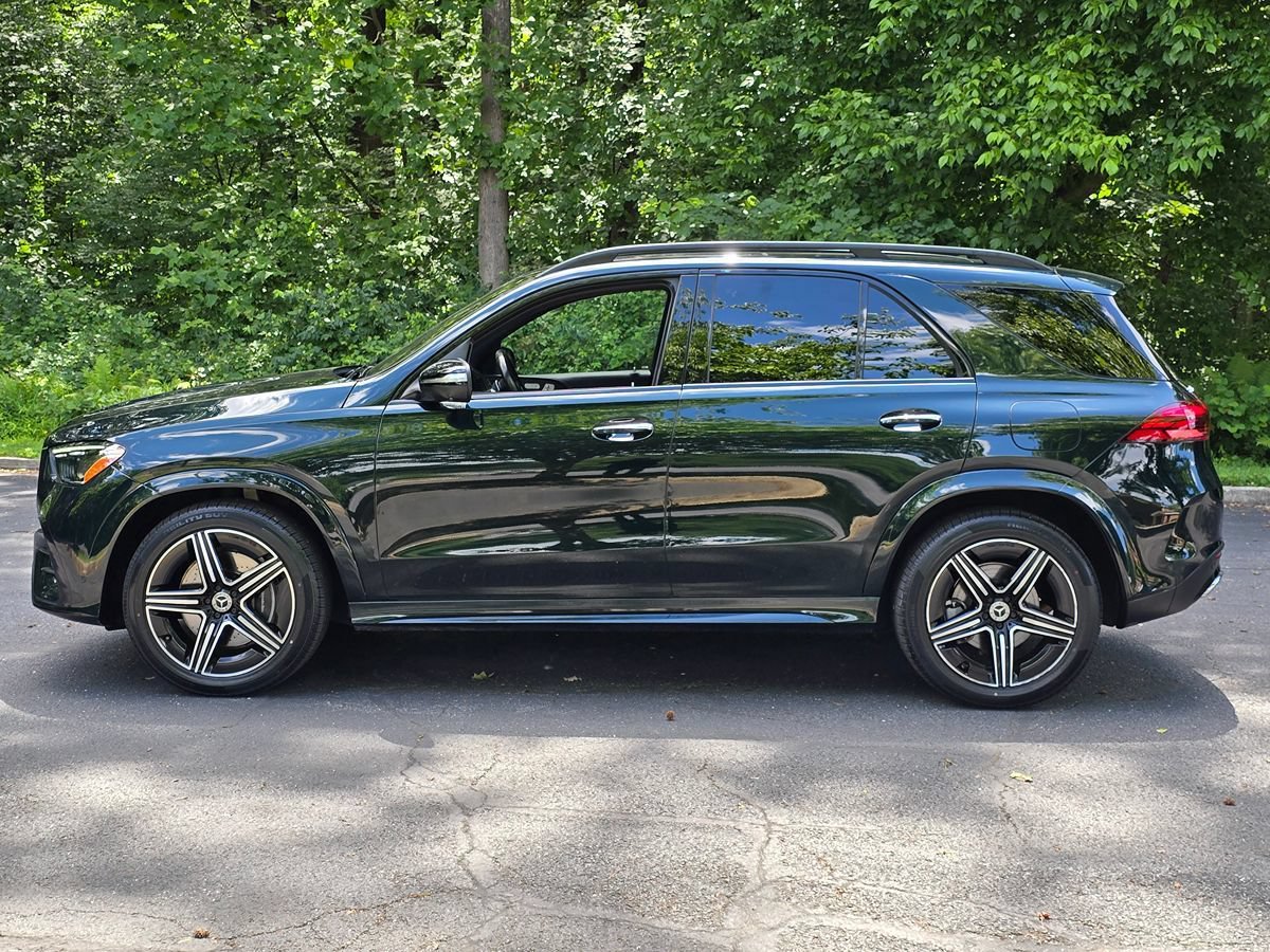 Used 2024 Mercedes-Benz GLE 450e 4MATIC image 3