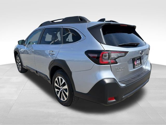 Used 2025 Subaru Outback Premium image 5