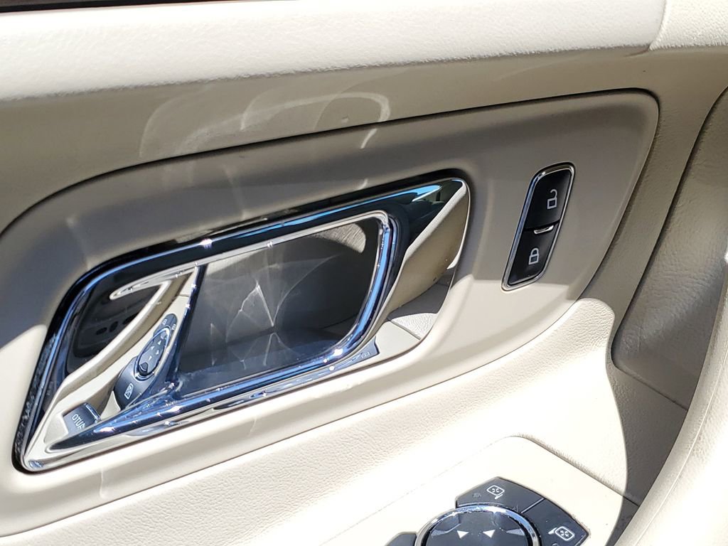 Used 2018 Ford Taurus Limited FWD image 27