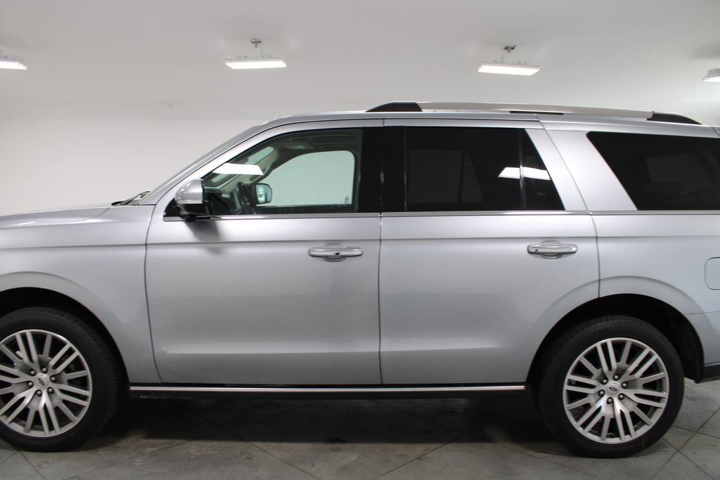 Used 2023 Ford Expedition Limited image 6