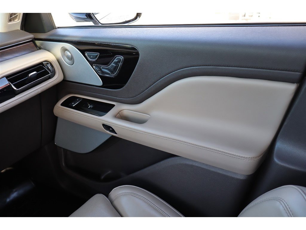 Used 2022 Lincoln Aviator Reserve w/ Equipment Group 201A image 24