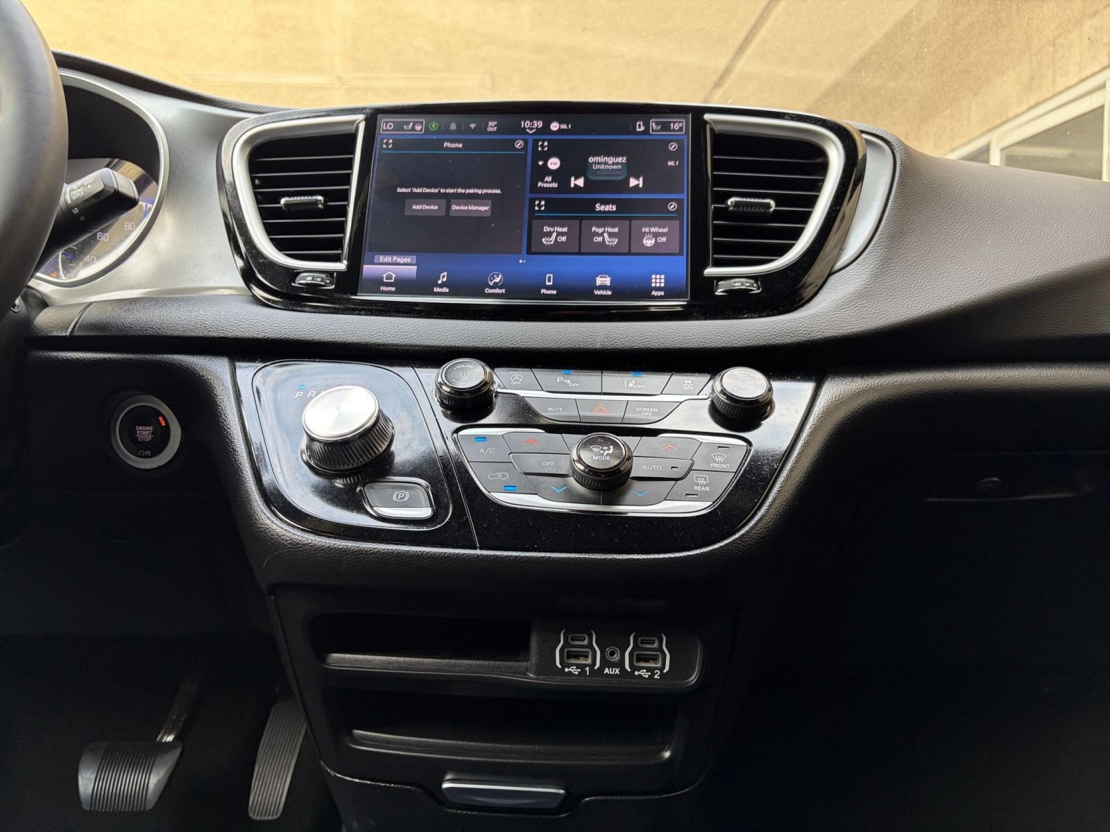 Used 2025 Chrysler Pacifica Select FWD image 14