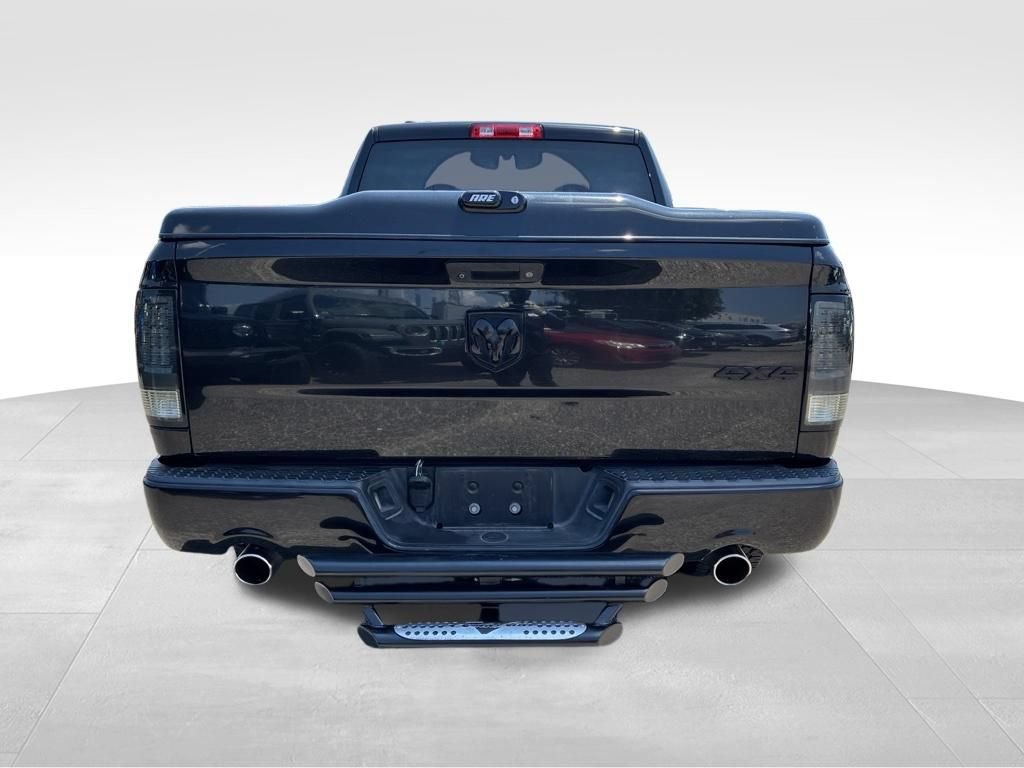 Used 2018 RAM 1500 Express w/ Black Ram 1500 Express Group AWD/4WD image 4