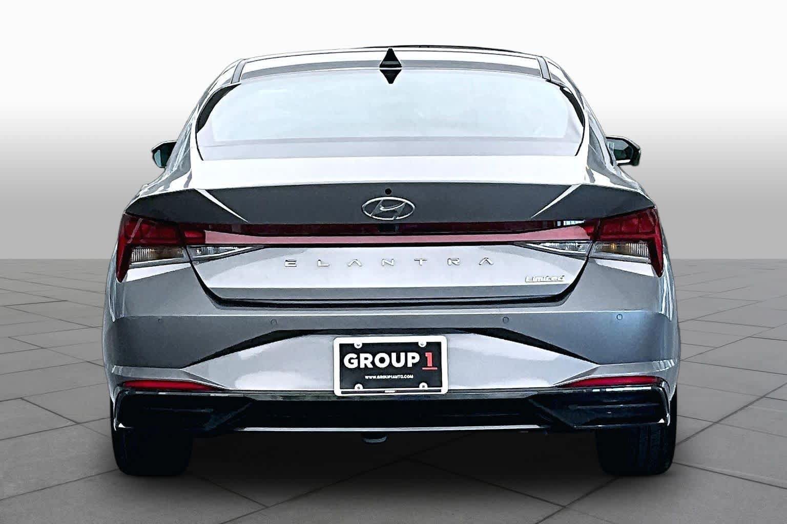 Used 2023 Hyundai Elantra Limited FWD image 5