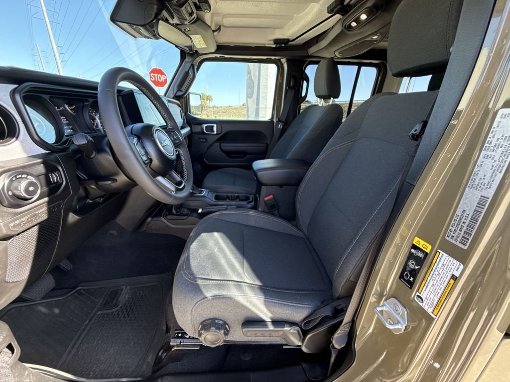 Used 2025 Jeep Wrangler Sport S image 29