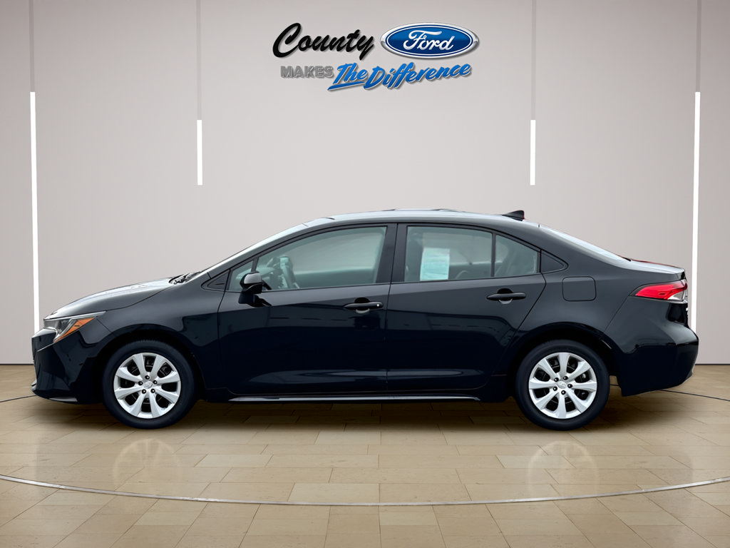 Used 2024 Toyota Corolla LE FWD image 3