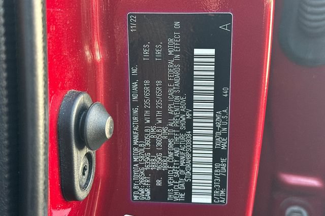 Used 2023 Toyota Highlander XLE FWD image 34
