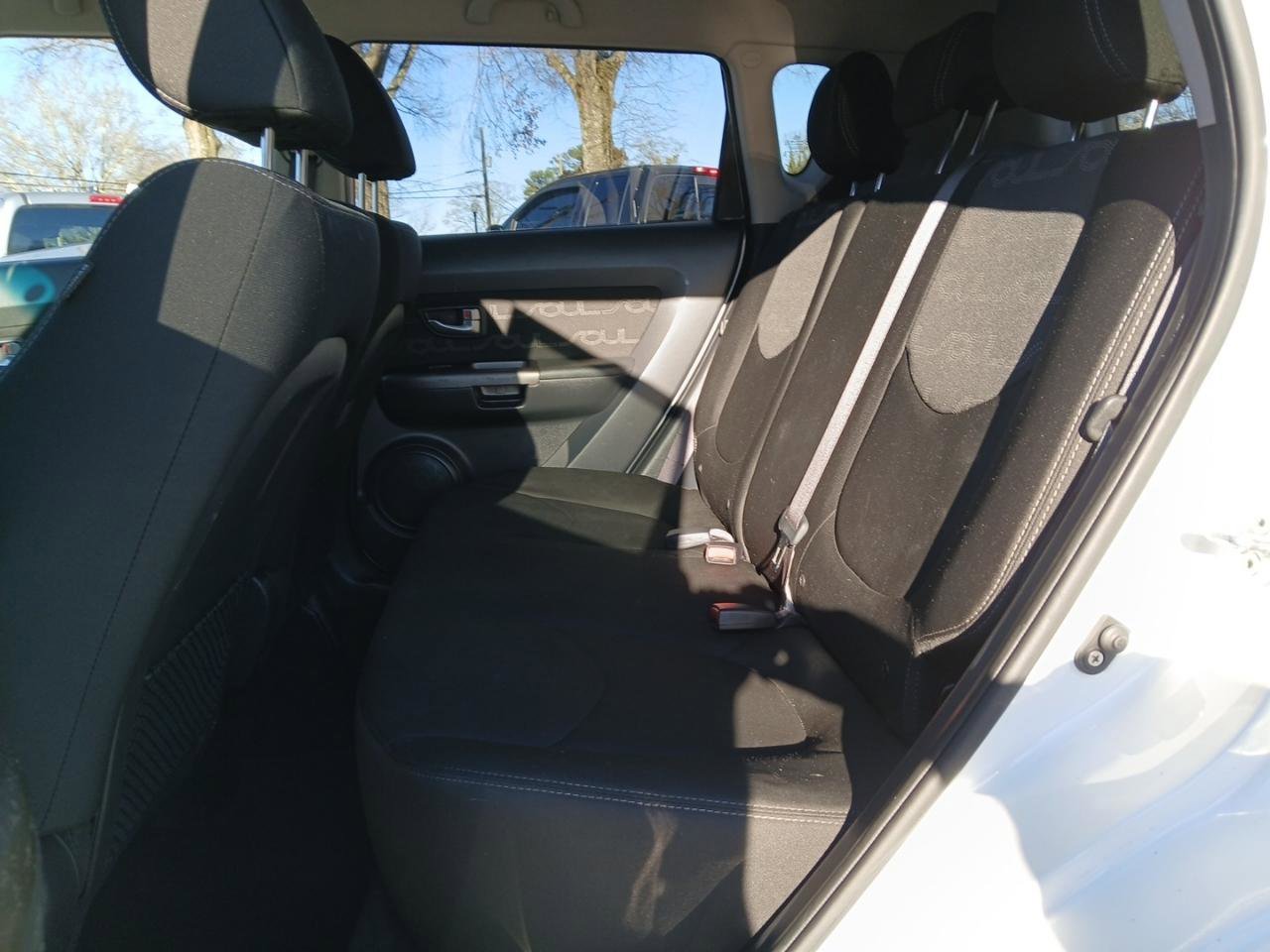 Used 2013 Kia Soul + image 10