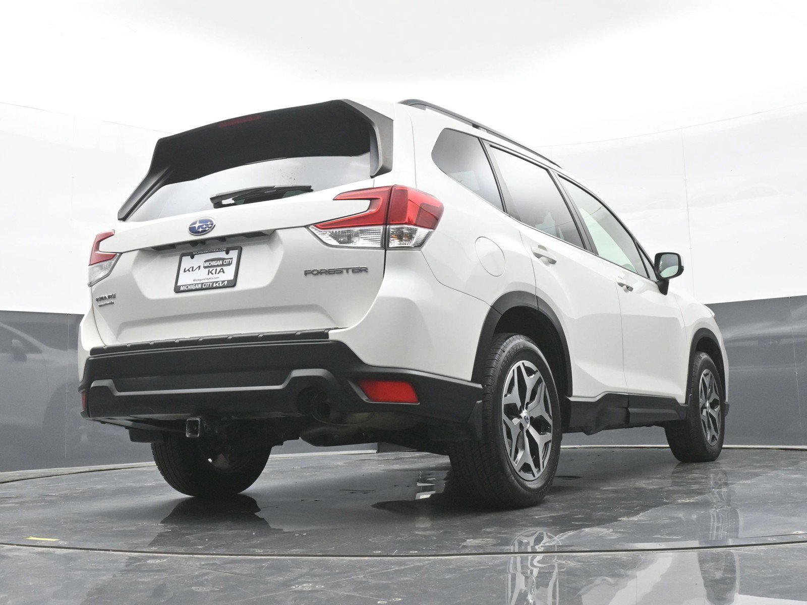 Used 2021 Subaru Forester Premium AWD/4WD image 45