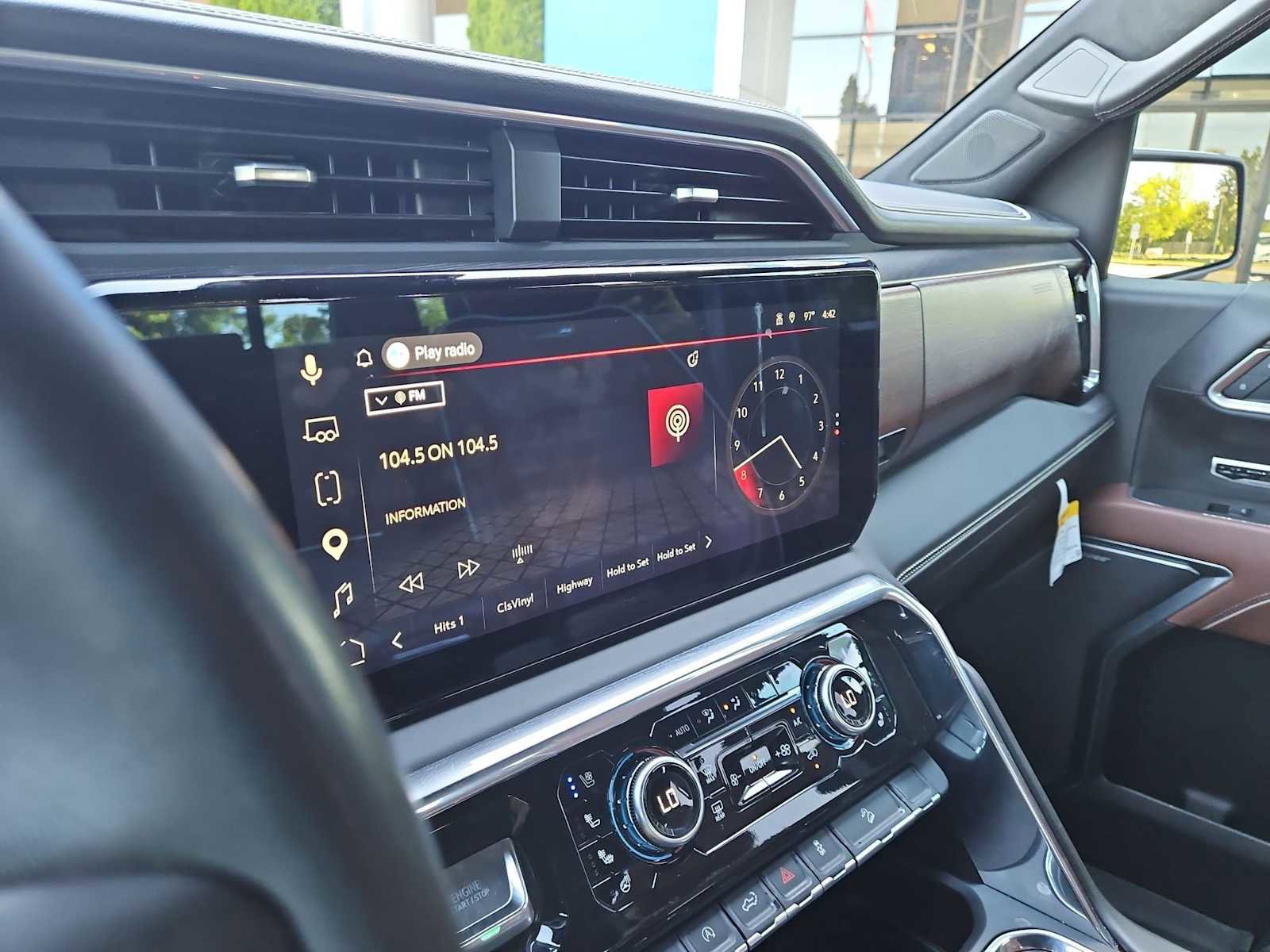 Certified 2025 GMC Sierra 1500 Denali Ultimate AWD/4WD image 31