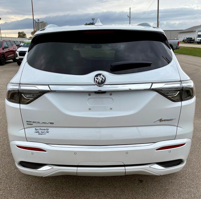 Used 2022 Buick Enclave Avenir w/ Avenir Technology Package AWD/4WD image 4