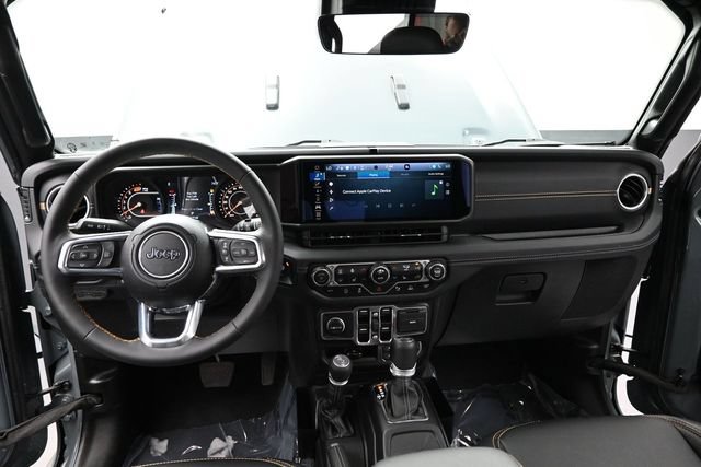 Used 2024 Jeep Wrangler Unlimited Sahara w/ Technology Group AWD/4WD image 16