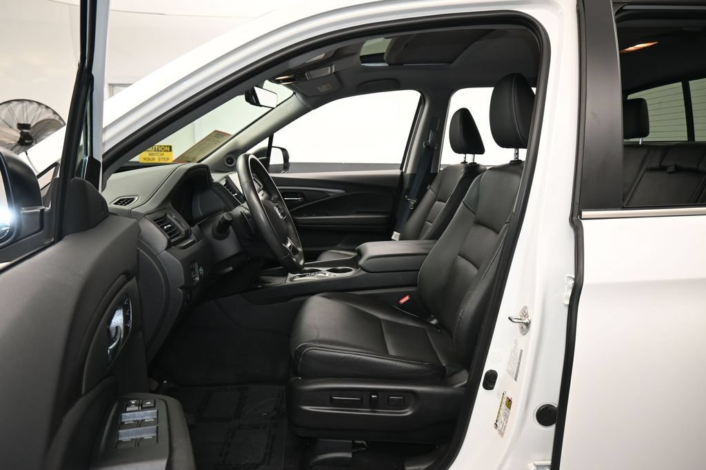 Used 2025 Honda Ridgeline RTL image 11