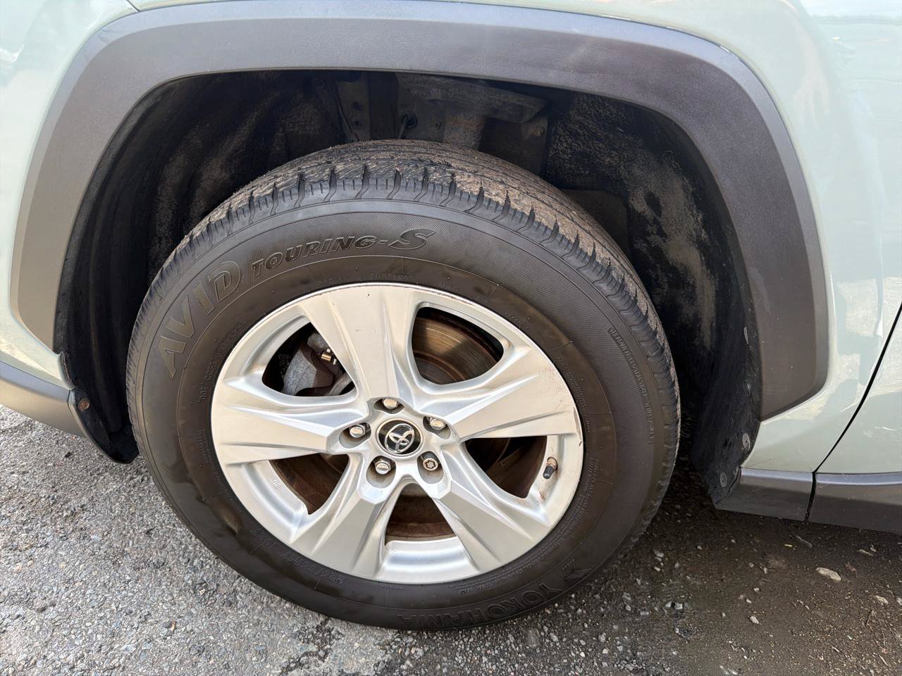 Used 2019 Toyota RAV4 XLE w/ Convenience Package AWD/4WD image 16