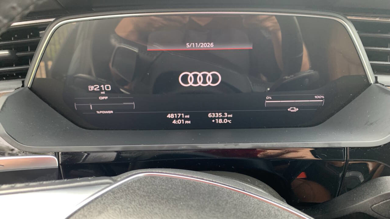 Used 2021 Audi e-tron Prestige w/ Prestige Package AWD/4WD image 25