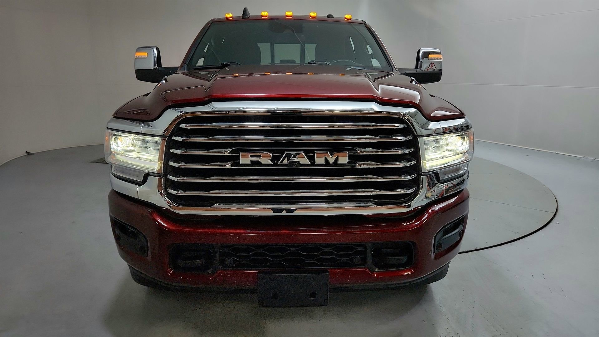 Used 2023 RAM 3500 Limited AWD/4WD image 4