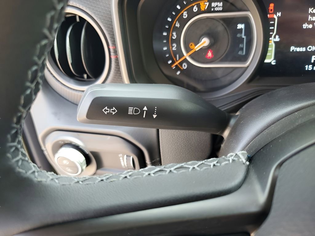 New 2025 Jeep Gladiator Rubicon w/ Convenience Group AWD/4WD image 37