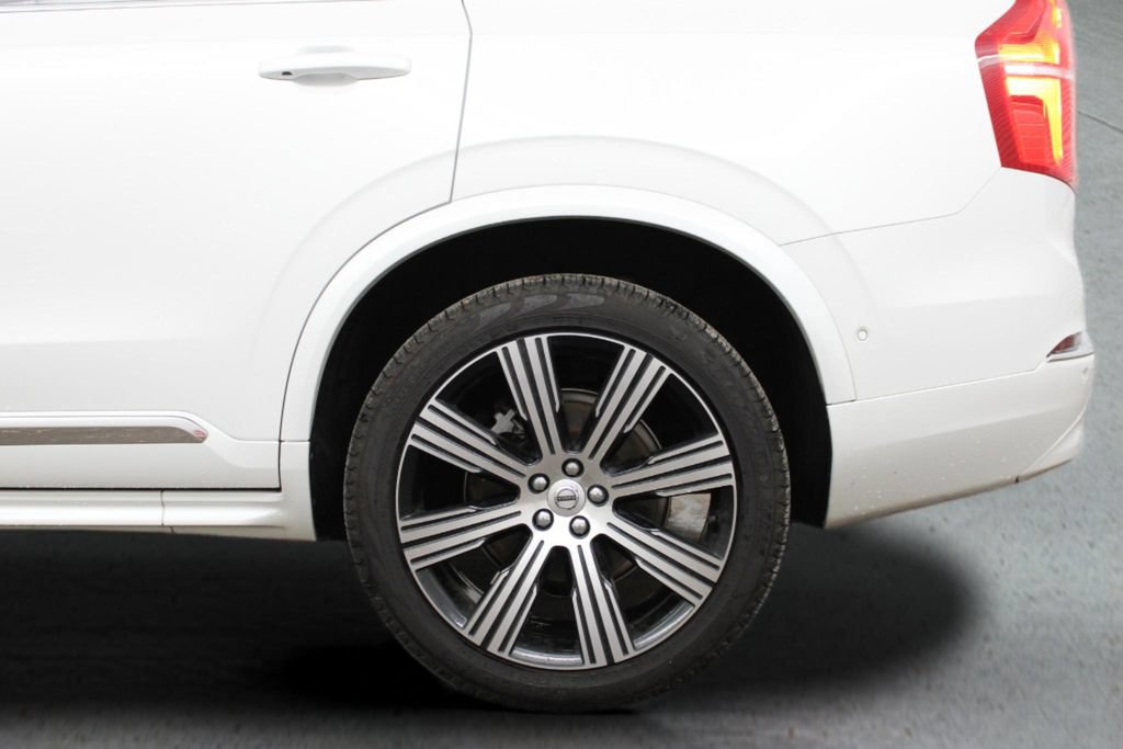Certified 2024 Volvo XC90 B6 Plus w/ Protection Package Premier AWD/4WD image 8