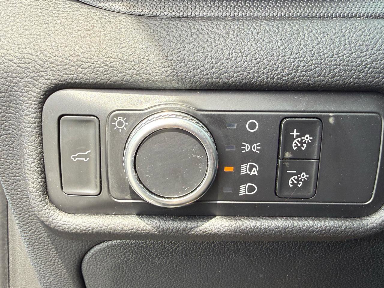 Used 2021 Ford Explorer 4WD w/ Class III Trailer Tow Package image 13