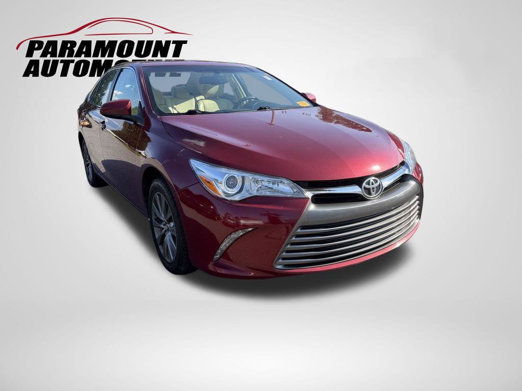 Used 2017 Toyota Camry XLE w/ Moonroof Package FWD image 4