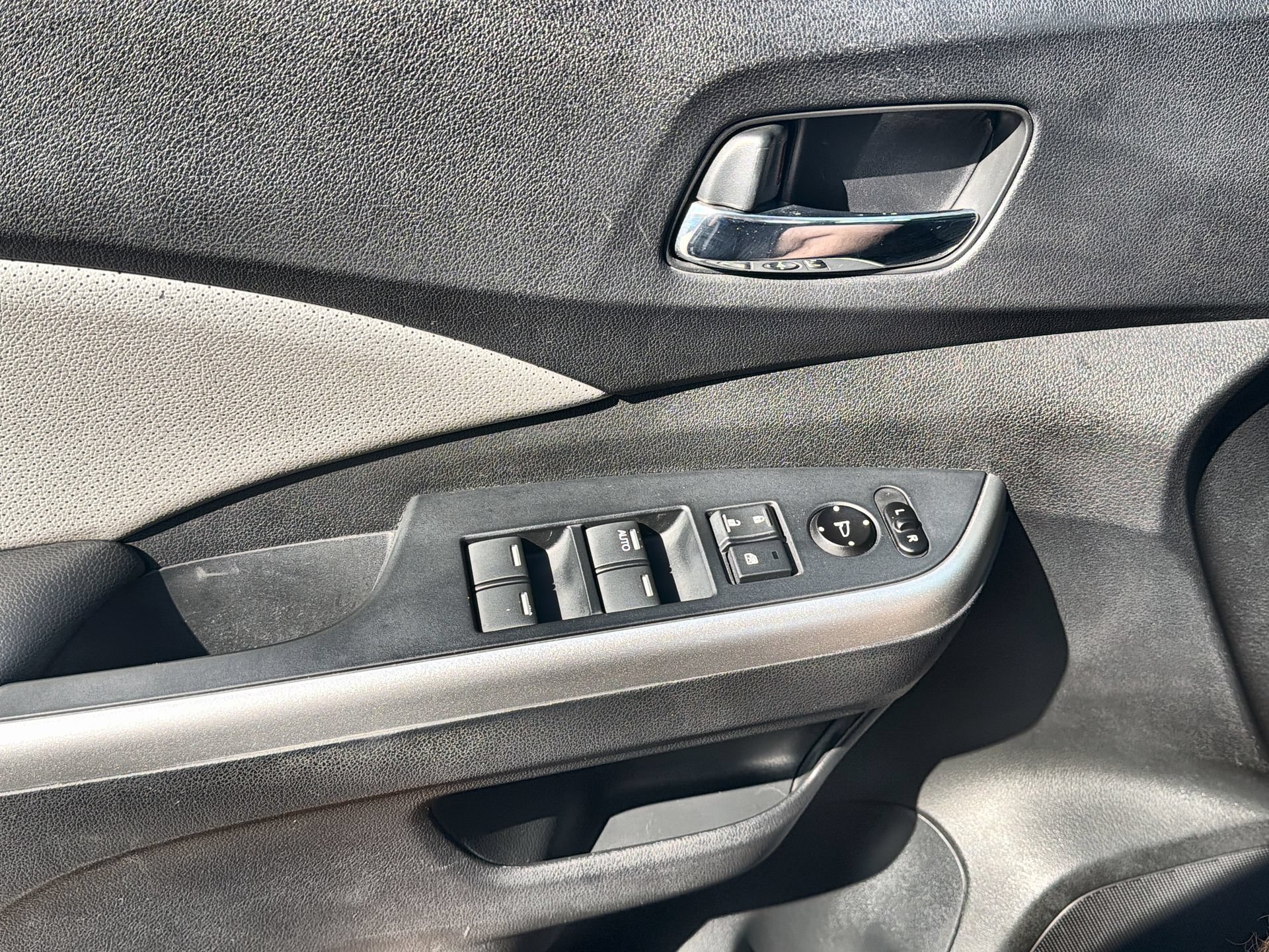 Used 2016 Honda CR-V EX-L image 13