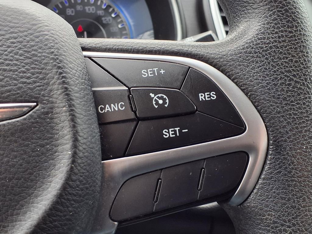 Used 2015 Chrysler 200 Limited image 17
