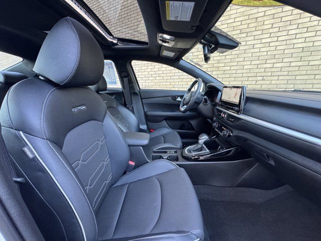 Used 2023 Kia Forte GT-Line w/ GT-Line Premium Package image 9