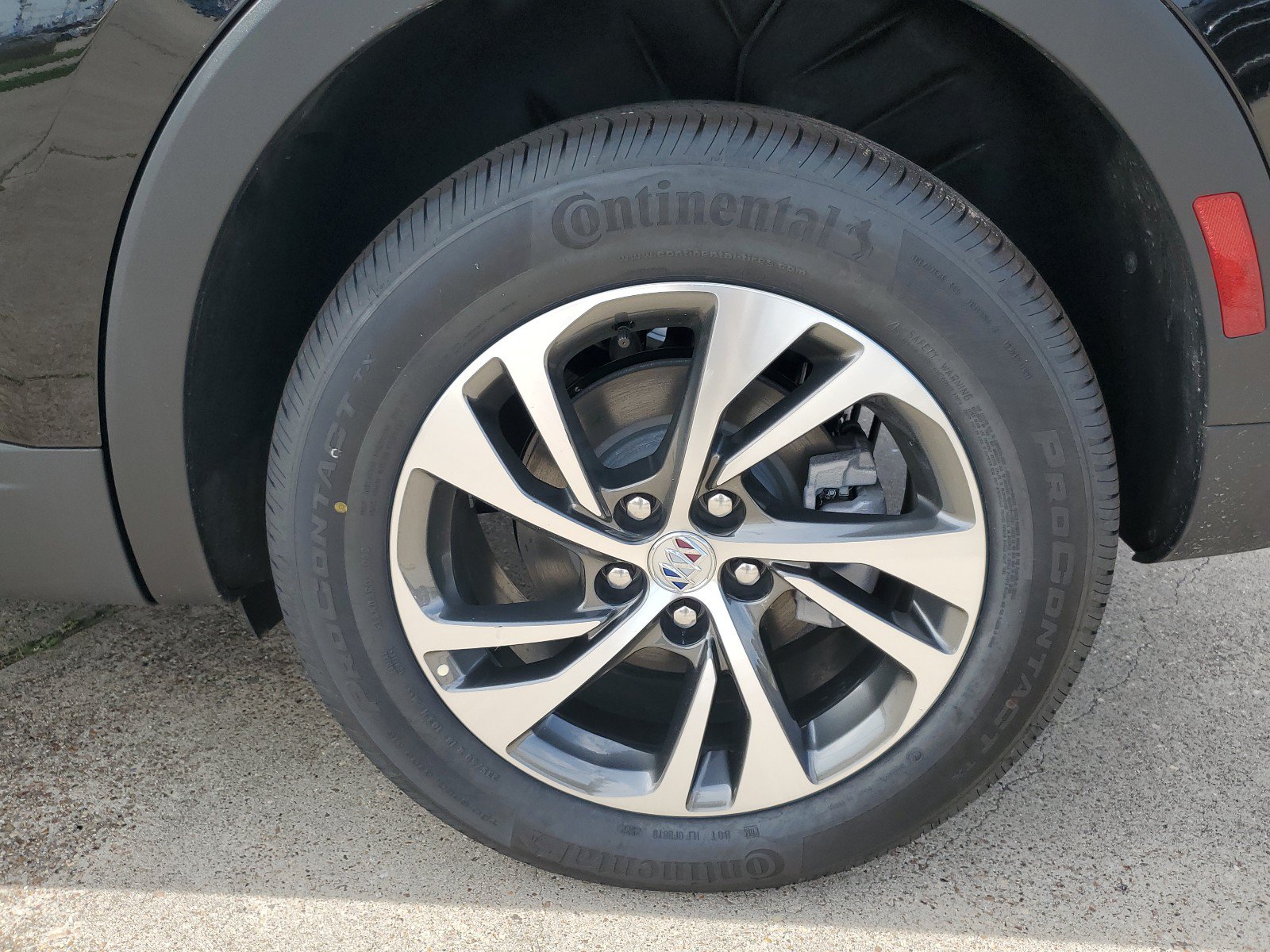 Used 2023 Buick Envision Essence FWD image 24