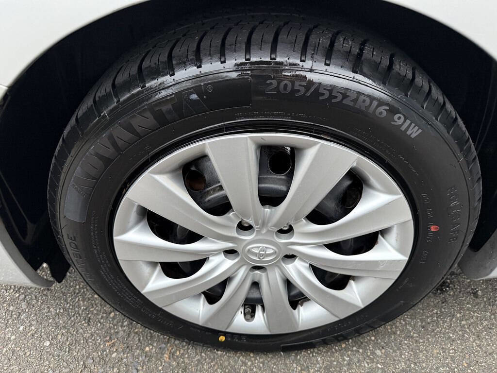 Used 2012 Toyota Corolla LE image 20