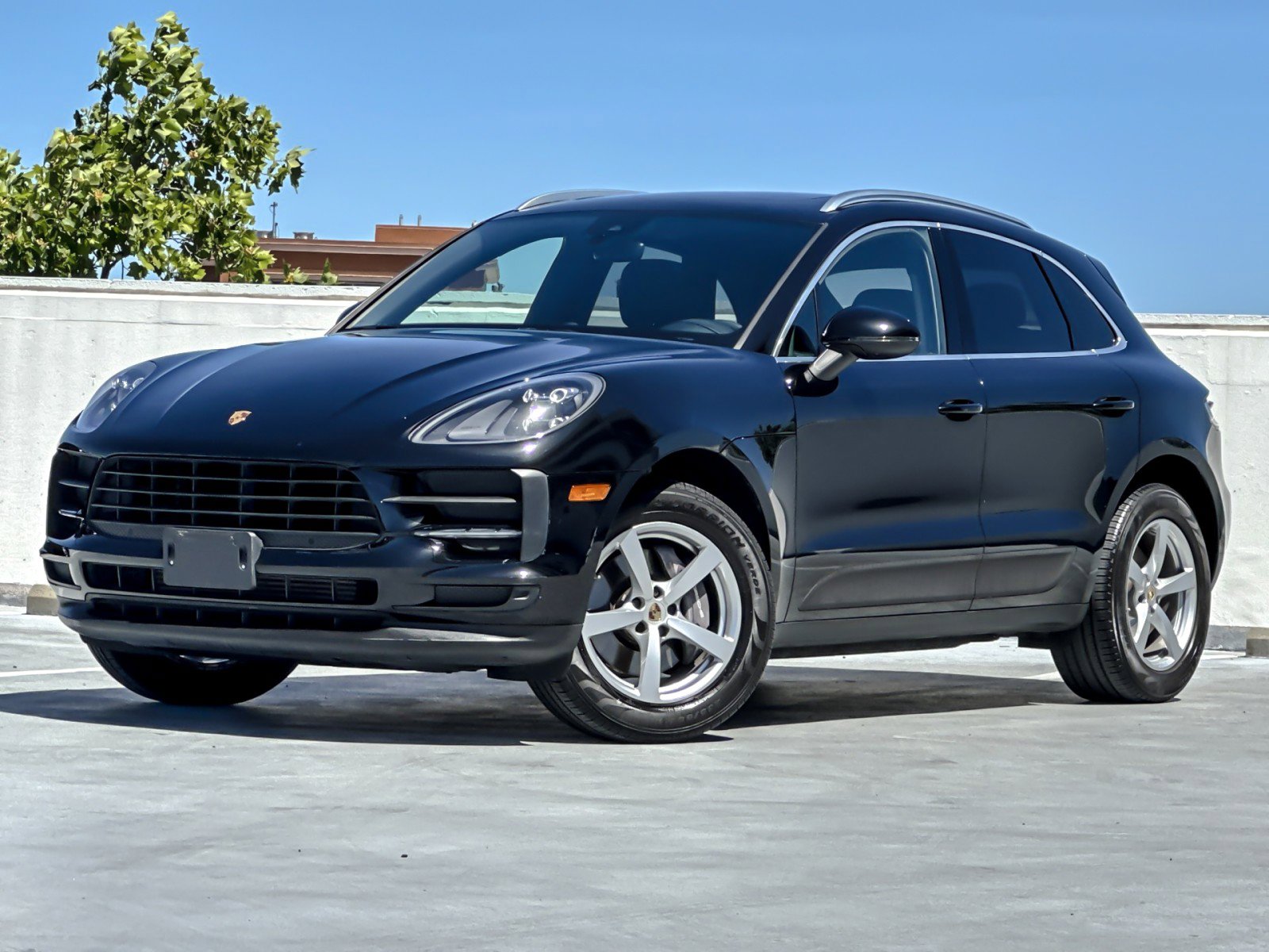 Certified 2021 Porsche Macan AWD/4WD image 1