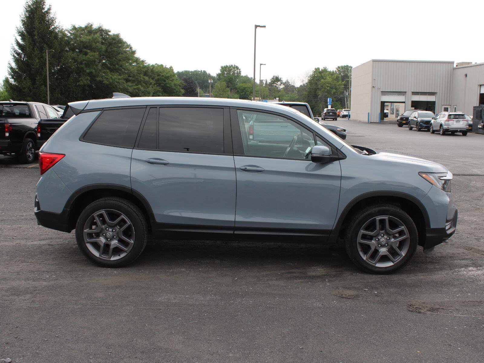 Used 2023 Honda Passport EX-L image 4