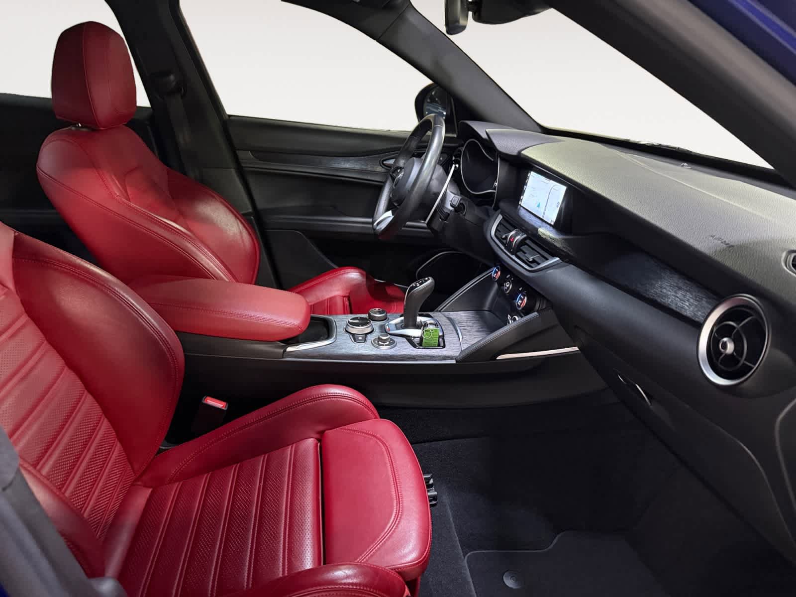 Used 2023 Alfa Romeo Stelvio Sprint RWD image 22