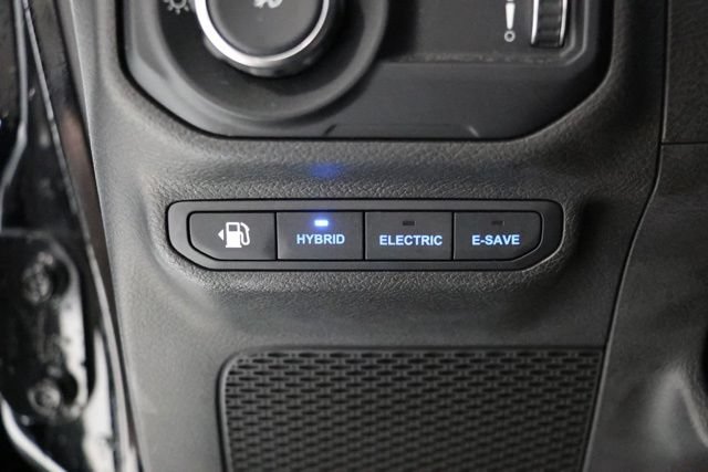 Used 2023 Jeep Wrangler Unlimited w/ Sun & Screen Package AWD/4WD image 23