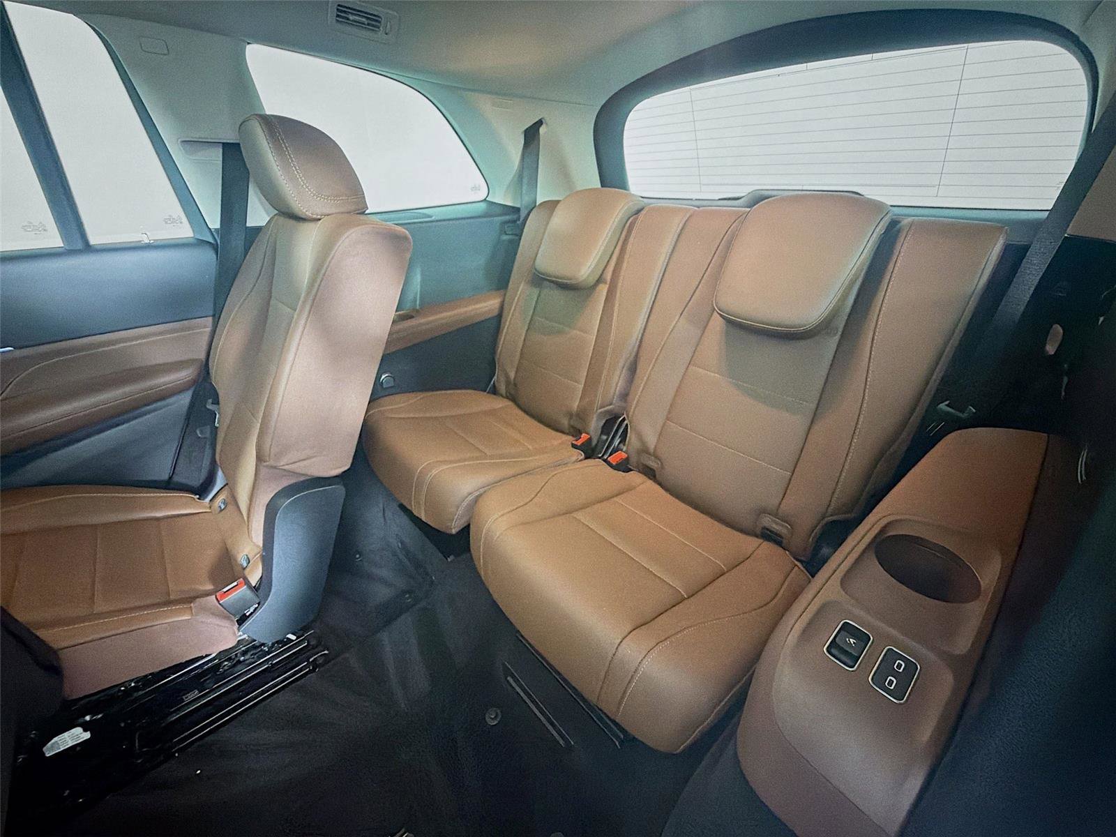 Used 2024 Mercedes-Benz GLS 450 4MATIC image 23