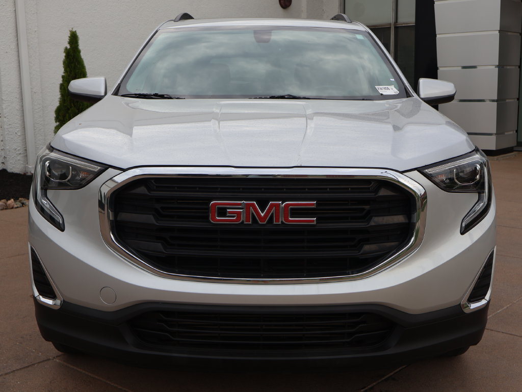Used 2018 GMC Terrain SLE w/ Driver Convenience Package FWD image 2