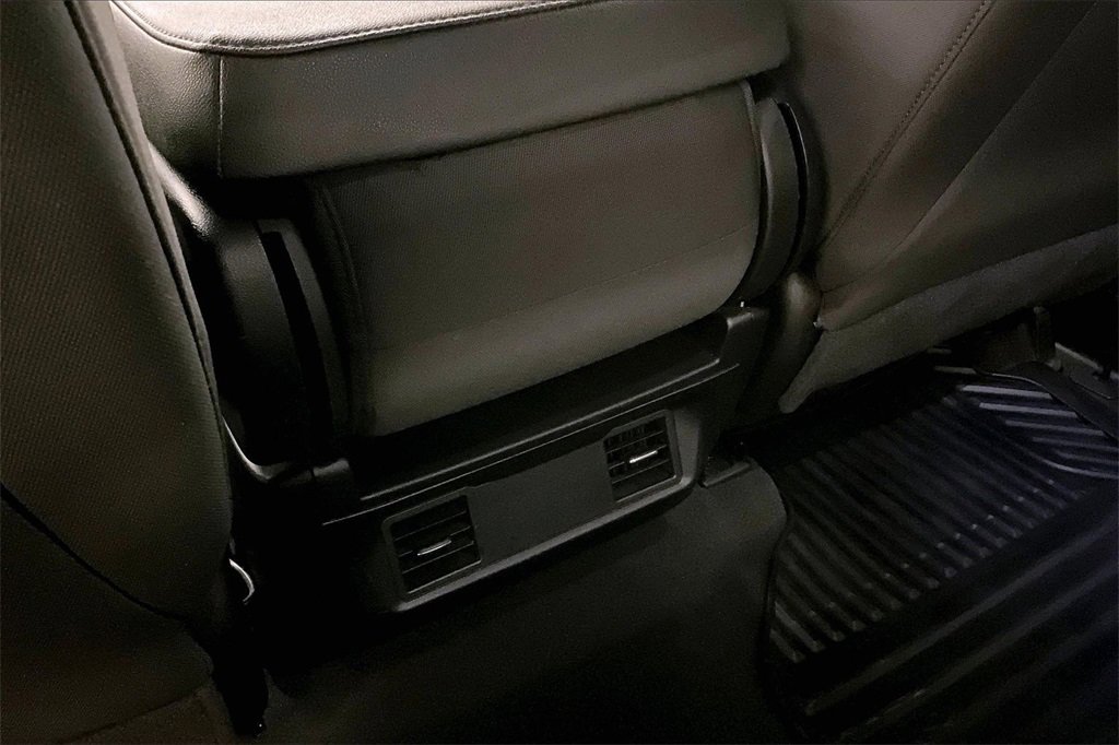 Used 2024 Chevrolet Silverado 2500 Custom image 11