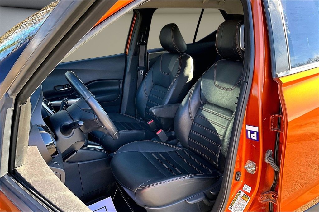 Used 2019 Nissan Kicks SR w/ SR Premium Package image 19