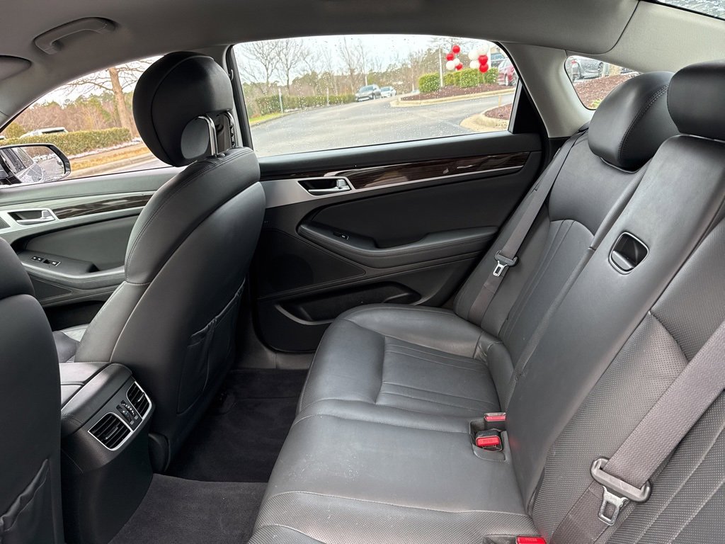 Used 2016 Hyundai Genesis 3.8 image 10