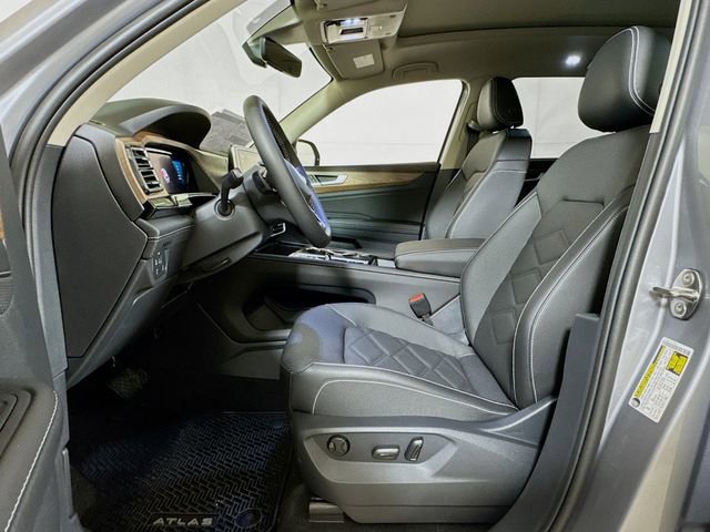 New 2026 Volkswagen Atlas SE image 11