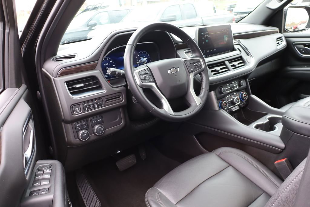 Used 2022 Chevrolet Tahoe Z71 w/ Luxury Package image 17