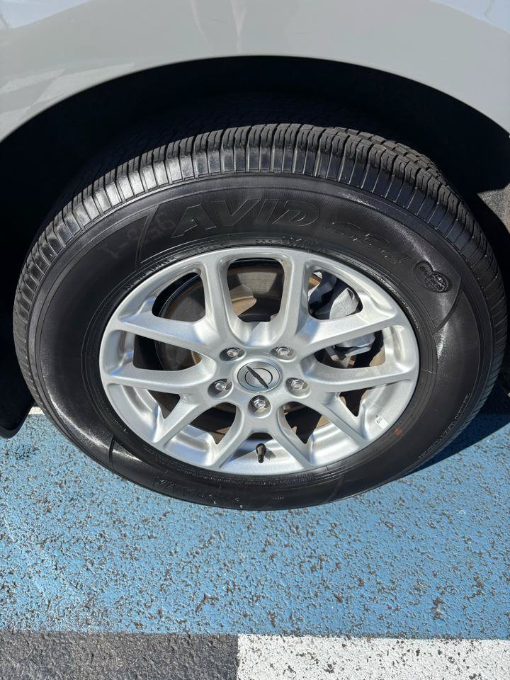 Used 2025 Chrysler Pacifica Select FWD image 34